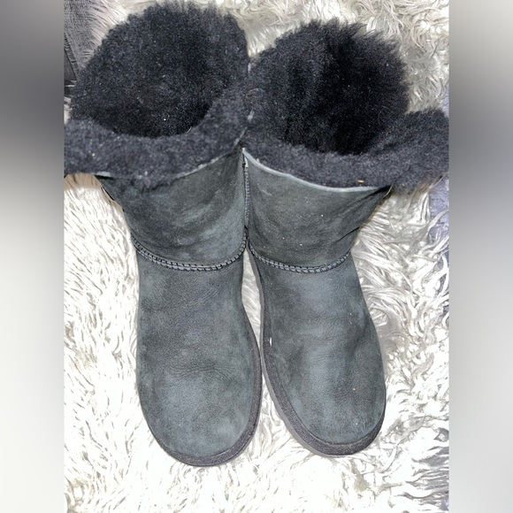UGG Bailey Button Bling
Swarovski Winter Boots Womens
Size 6 Black - Picture 5 of 7